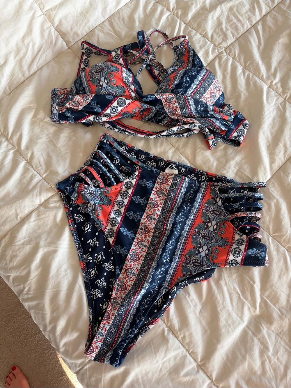 High-Waist Two-Piece Bikini Set in Navy & Coral Paisley cupshe size medium